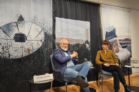 Herfried Münkler und Sabine Schmidt-Peter in der Veranstaltung "Macht im Umbruch"