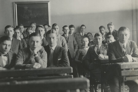 Schüler der Napola Potsdam im Klassenzimmer