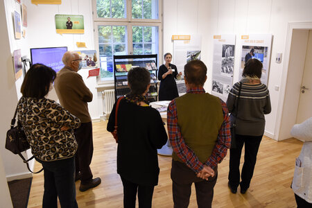 Führung durch die Ausstellung Wir sind Brandenburg in der Brandenburgischen Landeszentrale für politische Bildung