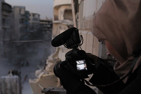 Waad al-Kateab mit Kamera in Aleppo