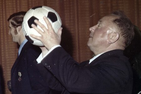 Erich Mielke bei einer Veranstaltung der Sportvereinigung Dynamo, 80er Jahre