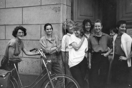  Eröffnung des Cafés im Frauenzentrum, 6. Juli 1990 © Jeanette Toussaint