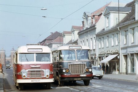 Friedrich-Ebert-Straße um 19