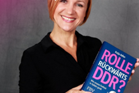 Foto von Katja Adler und dem Buchcover