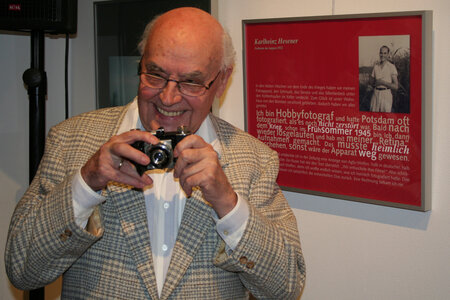 Karlheinz Hesener in der Ausstellung