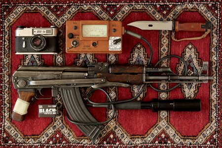 Waffen auf Gebetsteppich