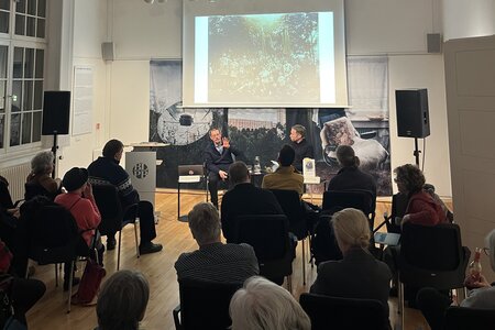 In der Veranstaltung "Schutztruppe der Republik. Das Reichsbanner Schwarz-Rot-Gold " in der Landeszentrale am 14.01.2026