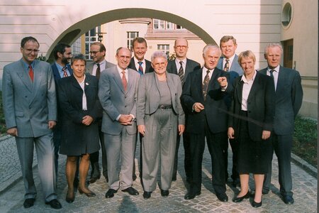 Fototermin des Brandenburgischen Kabinetts. Rechts: Jürgen Linde. Foto: LISUM