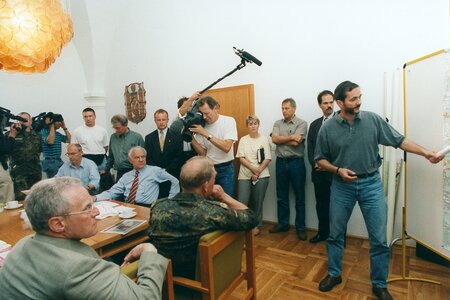Kabinettsitzung zum Hochwasser in Brandenburg. Vorn: Jürgen Linde. Foto: LISUM