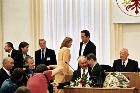 Manfred Stolpe gratuliert seinem Nachfolger Matthias Platzeck