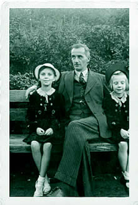 Meine ältere Schwester, mein Vater  und ich 