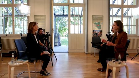 Ostbewusstsein. Jana Steinke und Valerie Schönian in der Landeszentrale