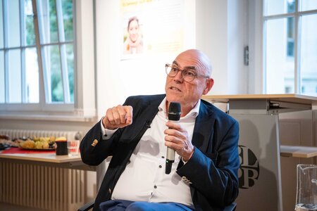 Professor Wolfgang Schroeder 