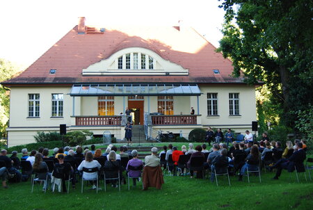Das Haus der Landeszentrale beim Poetry-Slam 2025