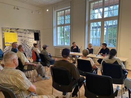 Grit und Niklas Poppe in der Veranstaltung "Verschleppt, verbannt, verschwunden"