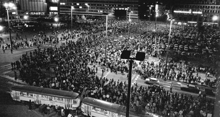 Montagsdemonstration in Leipzig im Herbst 1989.  Bundesarchiv