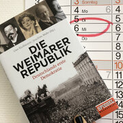 Heute vor 100 Jahren trat die deutsche Nationalversammlung das erste Mal in Weimar zusammen. Ihr Ziel: der jungen Republik eine neue Verfassung zu geben.