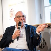 Professor Wolfgang Schroeder 