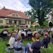 Beim Brandenburg-Quiz auf der Wiese der Landeszentrale