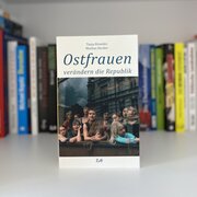 Ostfrauen Buch Cover - fotografiert