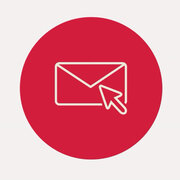 Eine rote Kugel. Darauf ein creméfarbener Briefumschlag und ein Mauszeiger.