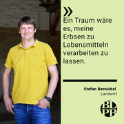 Auf der linken Seite ein Porträt des Landwirts Stefan Bernickel. Rechts ein Zitat von ihm.