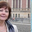 Die Autorin Sigrid Falkenstein mit ihrem Buch