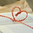 Buch mit Schleife