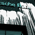 Illustration einer beschmierten Fassade der Deutschen Bank