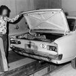 Nachgestellte Fotodokumentation der gescheiterten Republikflucht einer dreiköpfigen Familie an der Grenzübergangsstelle Drewitz