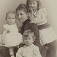 Käthe Pietschker mit ihren Kindern, vermutl. 1889 