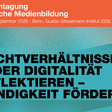 Teaserbild zur Fachtagung mit der Aufschrift "Machtverhältnisse in der Digitalität reflektieren – Mündigkeit fördern"