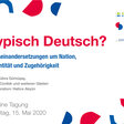 Das Veranstaltungsbild mit den Informationen über die Teilnehmenden, dem Datum und dem Ort. Der Text ist von den Symbolen des MIT:MENSCHEN-Projekts eingerahmt