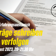 Eine Hand vor einem Blatt Papier