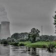 Atomkraftwerk am Fluss