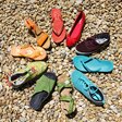 Bunte Schuhe im Kreis