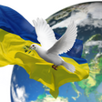 Die Ukrainische  Flagge mit einer Friedenstaube vor der Welt