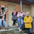 Landeszentrale Open Air: Vortragende auf der Terrasse zum Poetry Slam